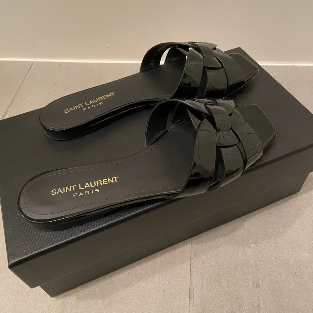 Saint Laurent Tribute Flat Mules in Patent Leather - Picture 2 of 5